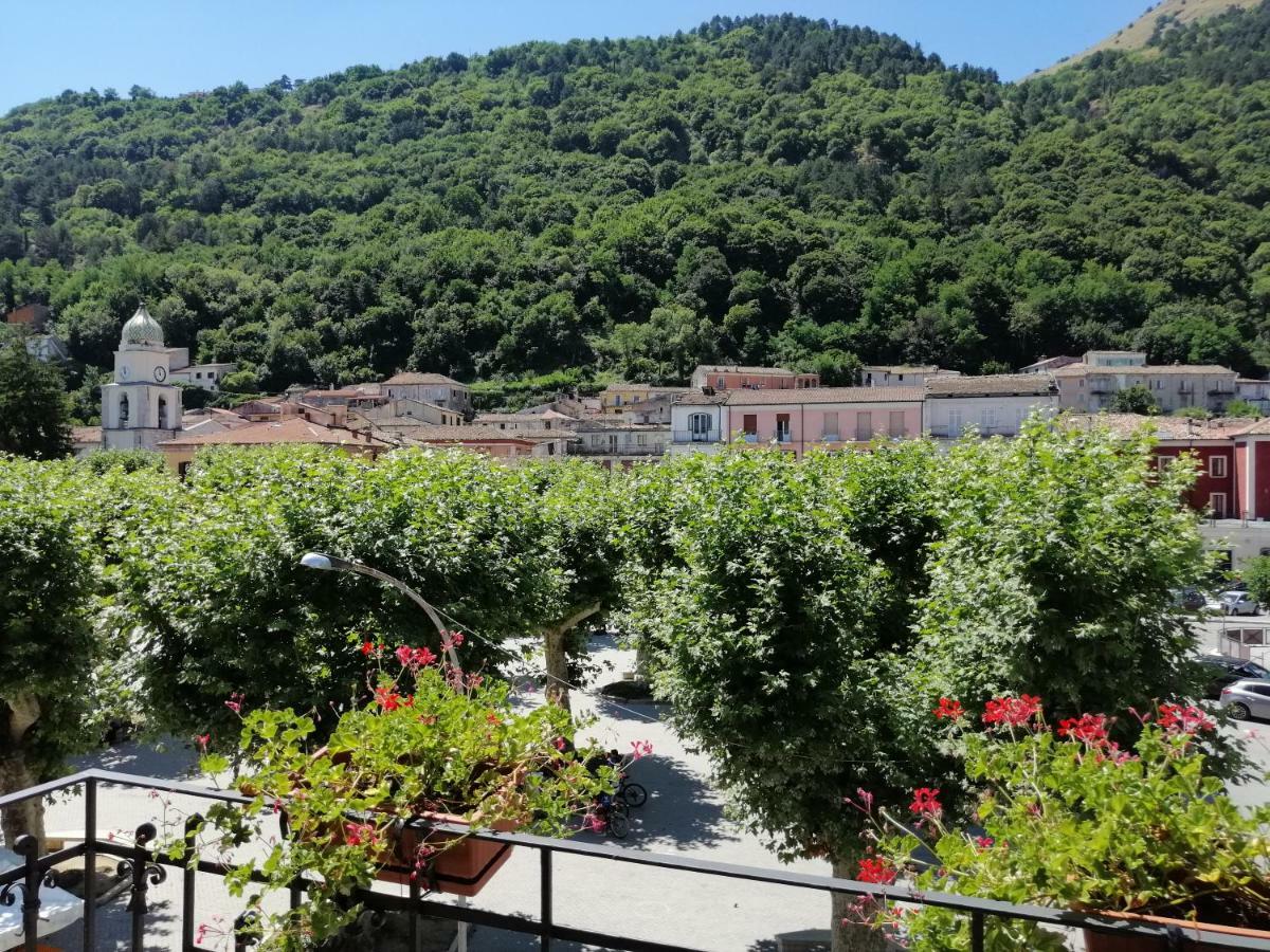 Le Finestre Sulla Piazza Panzió Boiano Kültér fotó